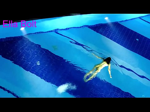 ❤️ എനിക്ക് കാണുന്നത് നിർത്താൻ കഴിയില്ല, ELLA BOLT റിസോർട്ട് പൂളിൽ നഗ്നയായി നീന്തുന്ന യുവ സുന്ദരിയെ പിടികൂടി ❌ ക്വാളിറ്റി സെക്സ് ഞങ്ങളിൽ ☑